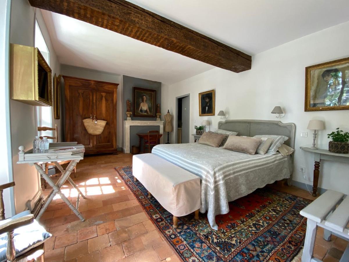 Le Petit Chateau De Sainte Colombe Bouges-le-Chateau Exterior photo