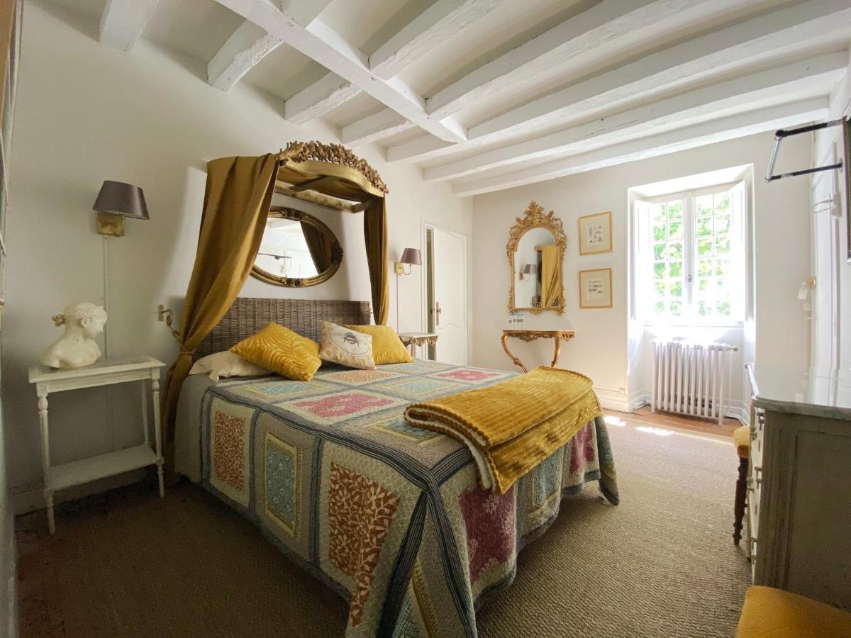 Le Petit Chateau De Sainte Colombe Bouges-le-Chateau Exterior photo